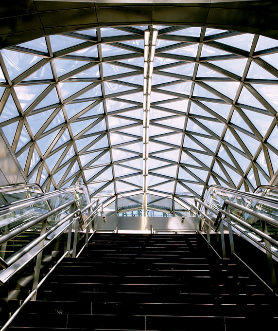 
			Estación de Sol (Subterránea)
			
		