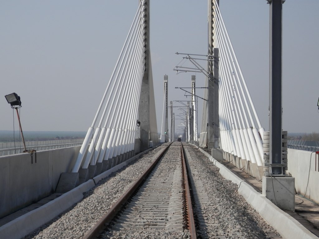 
			Puente Nueva Europa
			
		