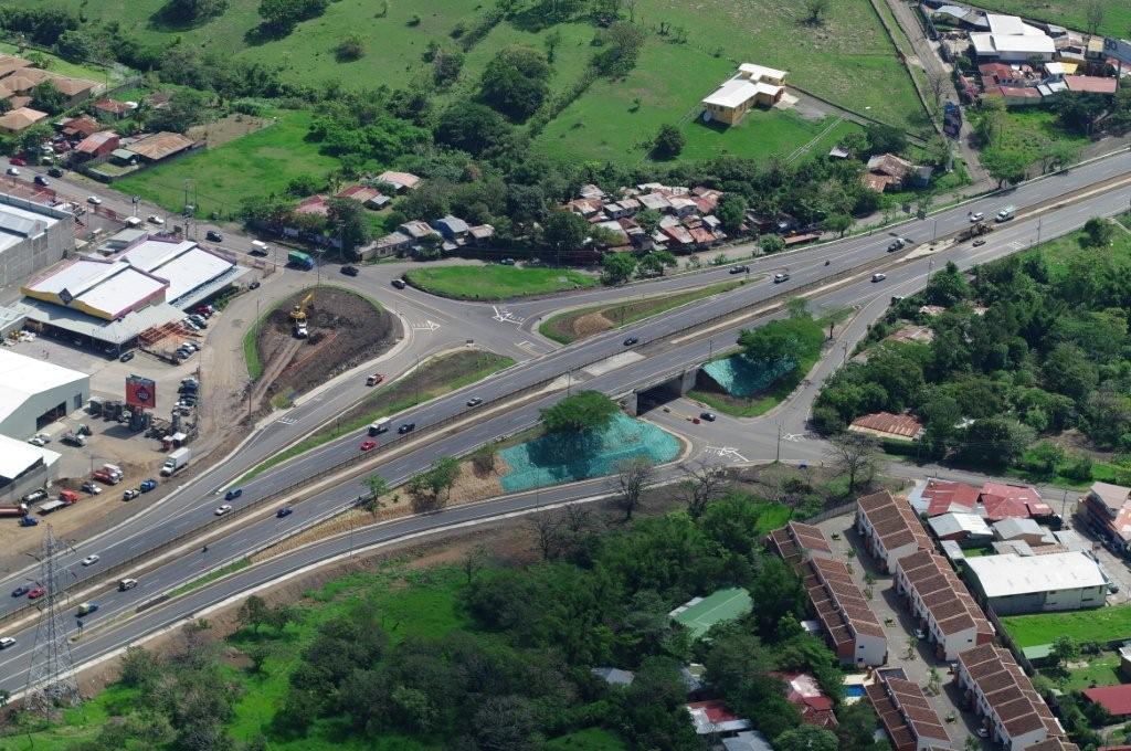 vista aérea Autopista San José Caldera - Intersección Guachipelin