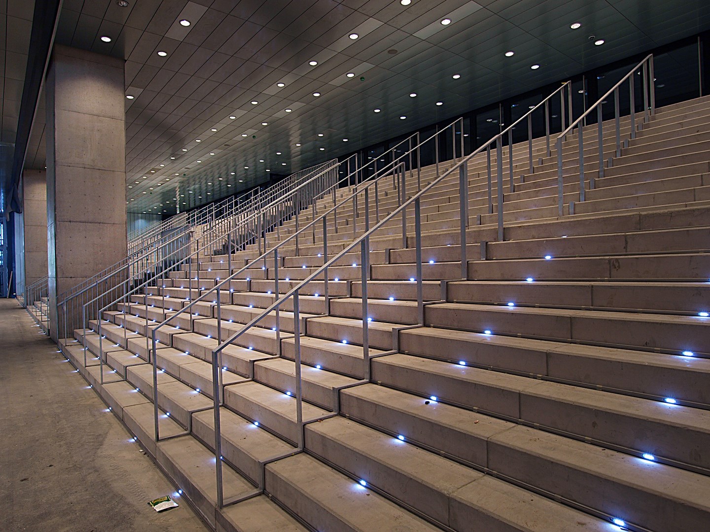Escaleras de acceso estadio 1