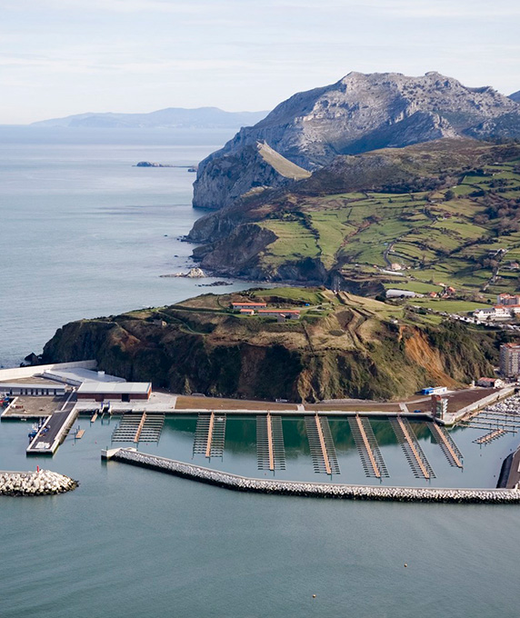 
			Puerto deportivo de Laredo, Santander
			
		