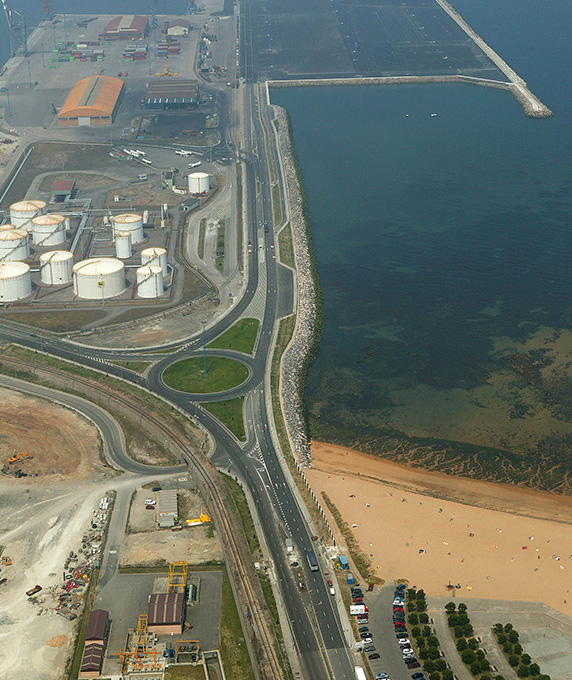 
			
			Aerial view Port of Gijón
		