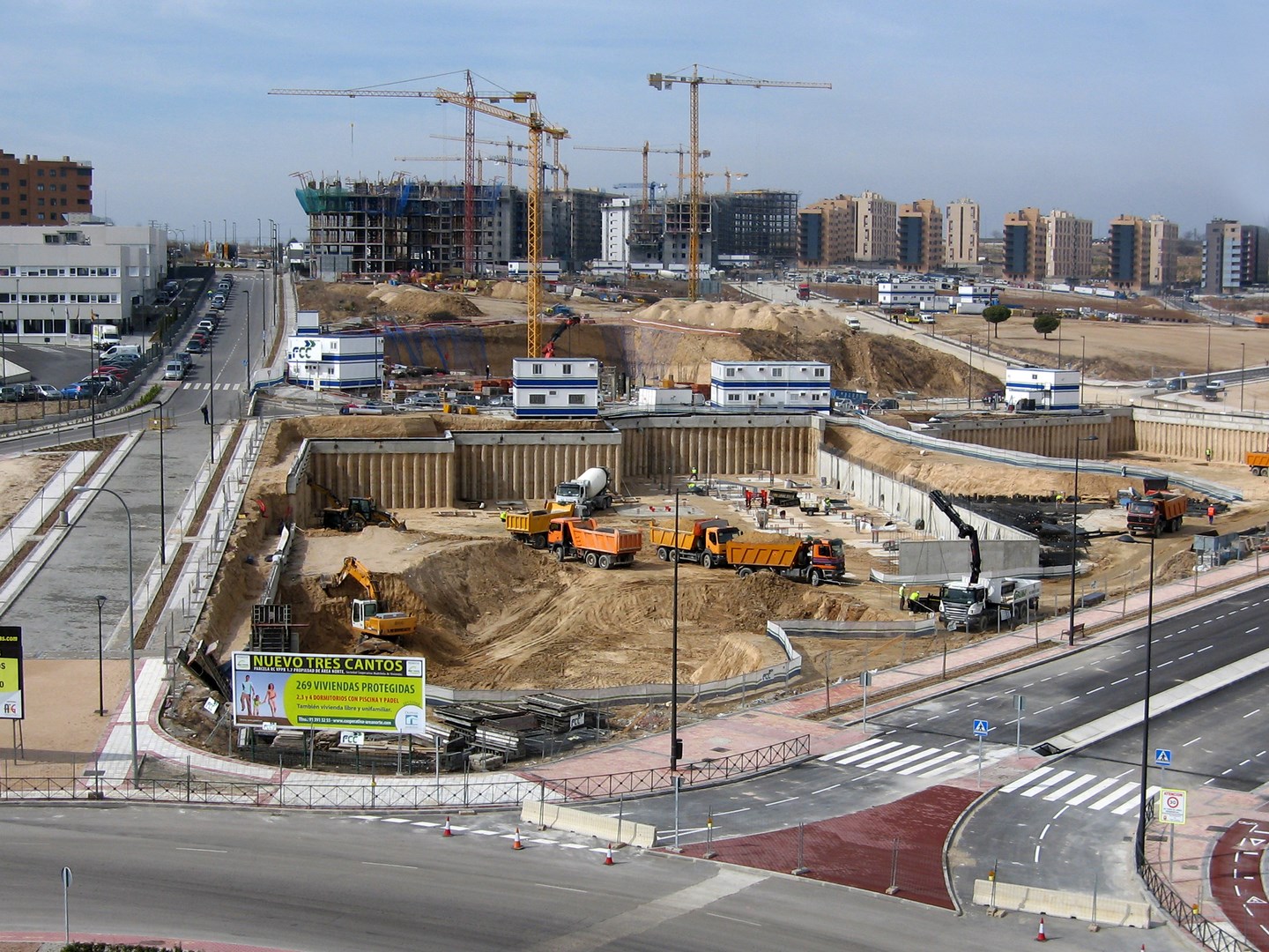 Obras en Nuevo Tres Cantos con 1000 viviendas al fondo