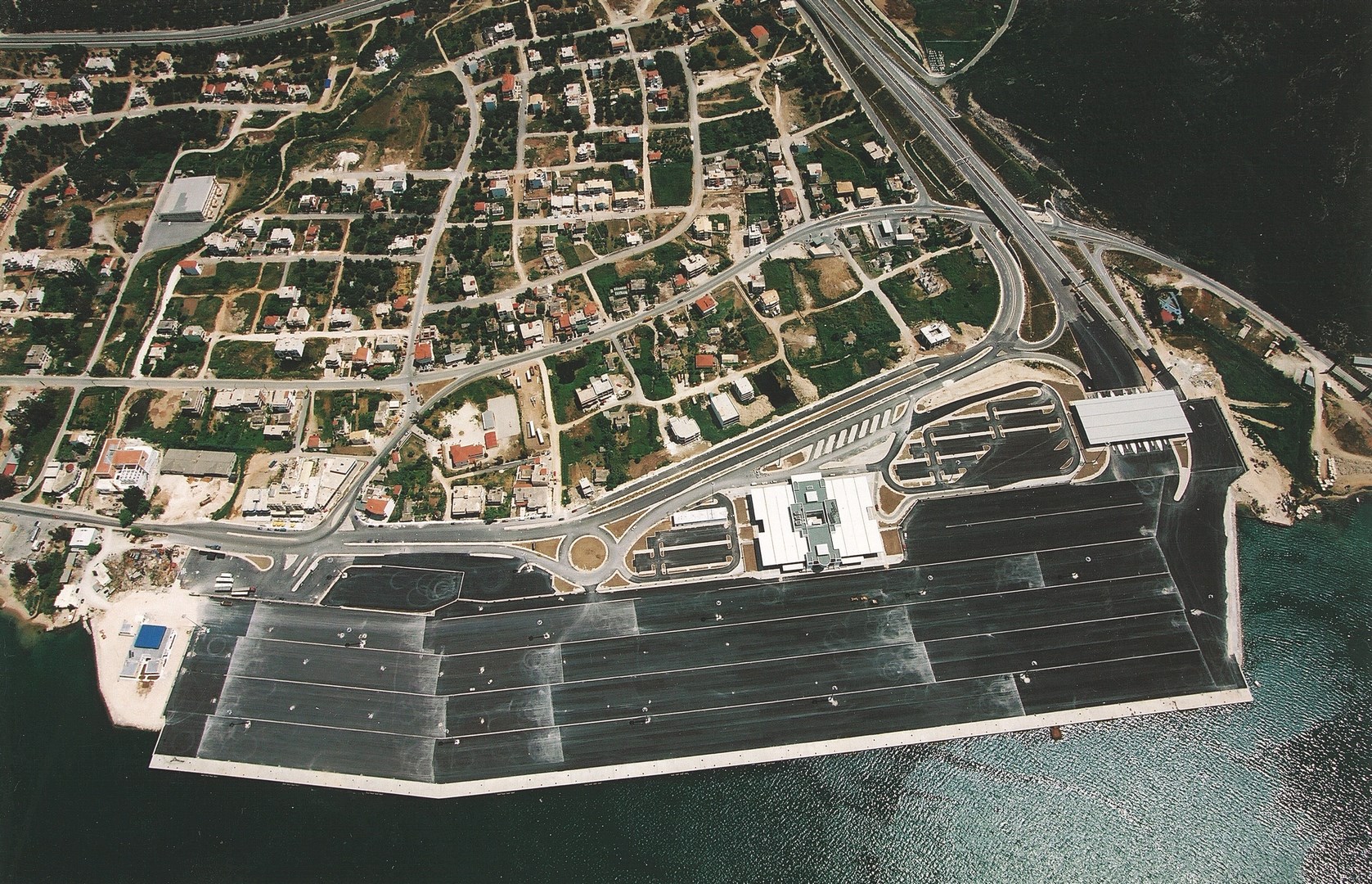 Vista aérea del Puerto de Igoumenitsa en Grecia