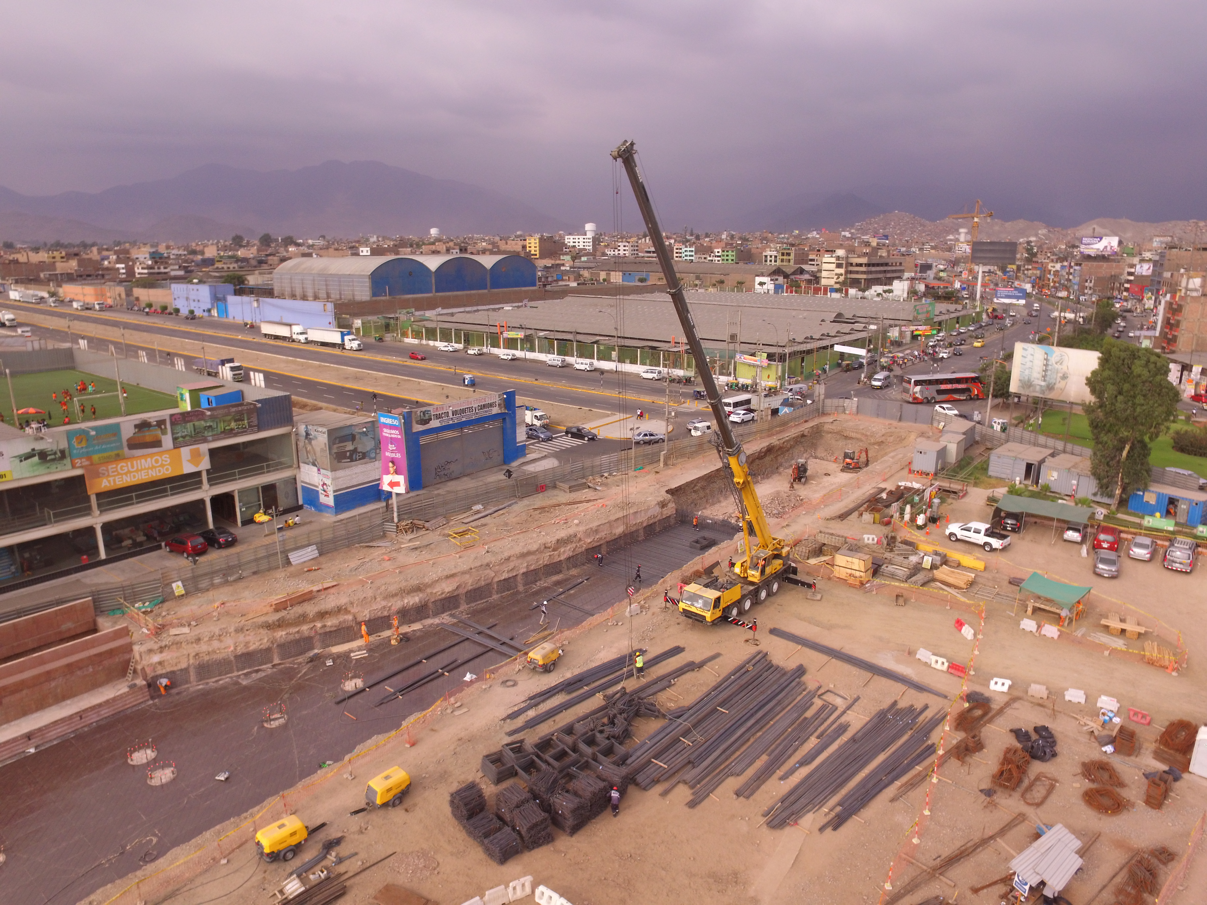 Exterior under construction Metro de Lima