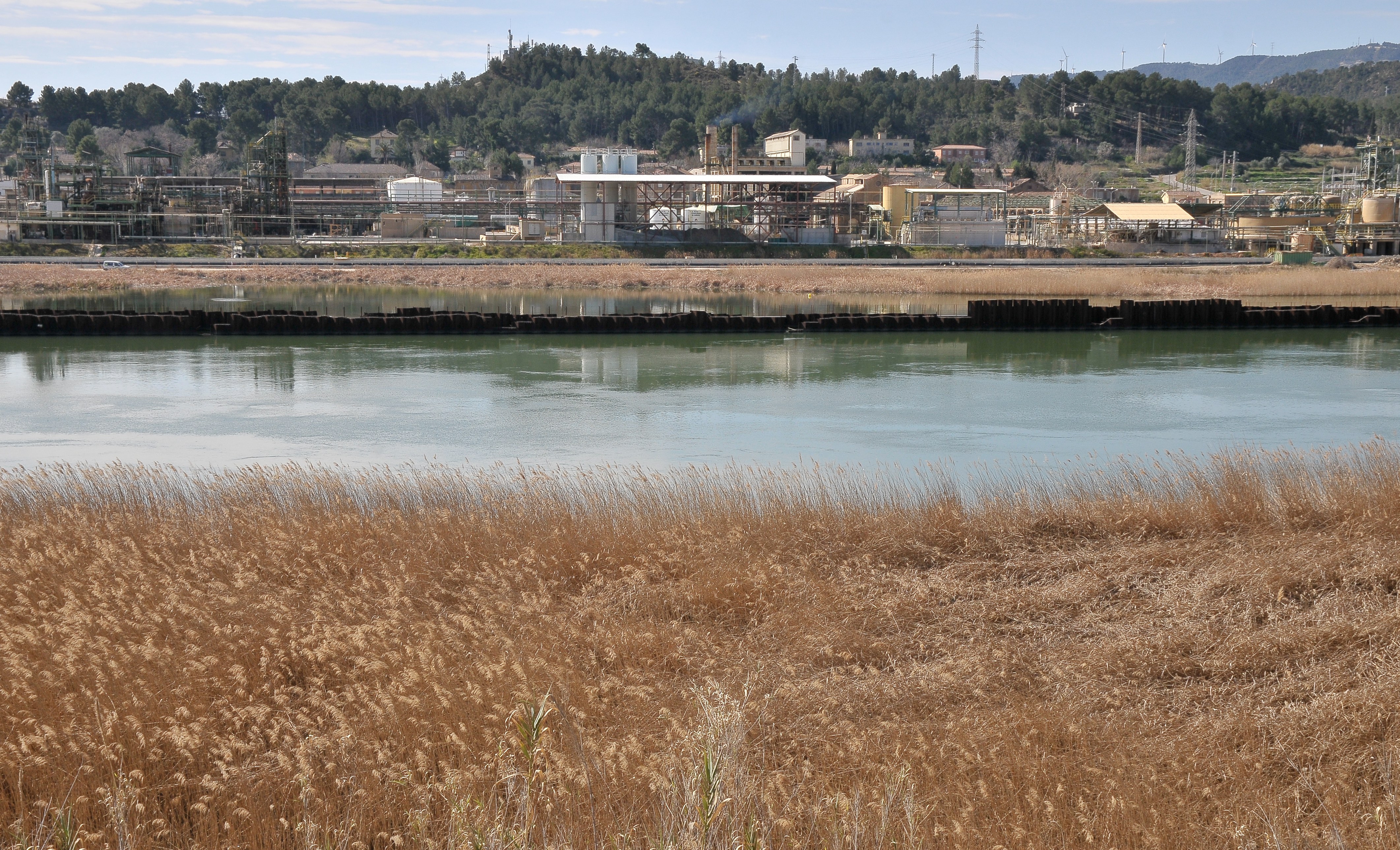 Enclosure constructed to isolate the contaminated zone