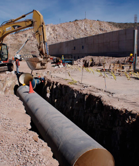 
			
			El Realito Aqueduct Pipe Installation
		
