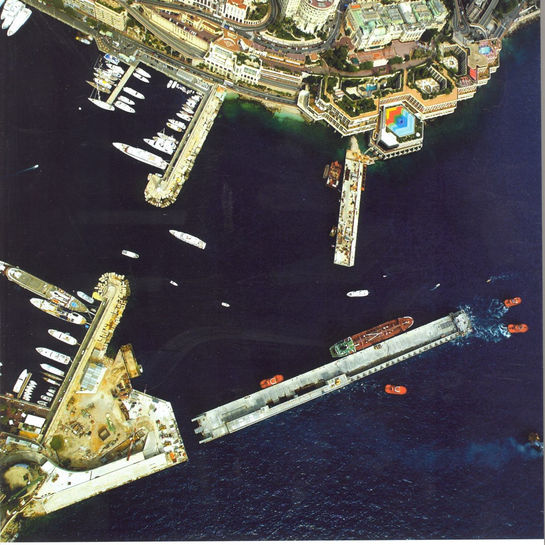 
			
			Monaco Floating Dock
		