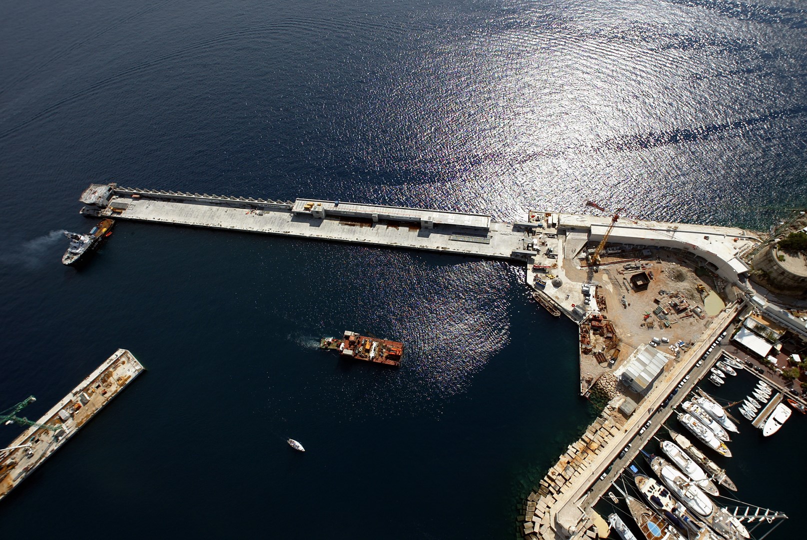 Monaco floating dock