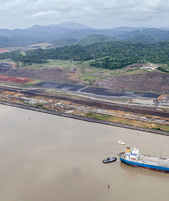 
			Acceso del cauce del Pacífico en el Canal de Panamá- Pac 4
			
		