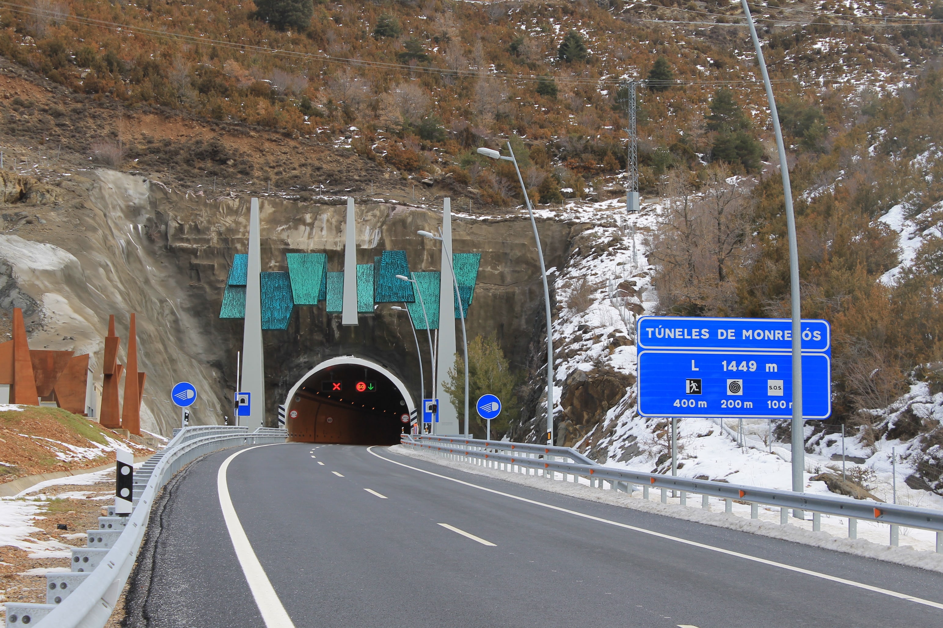 Entrance to the Montrepós Tunnel