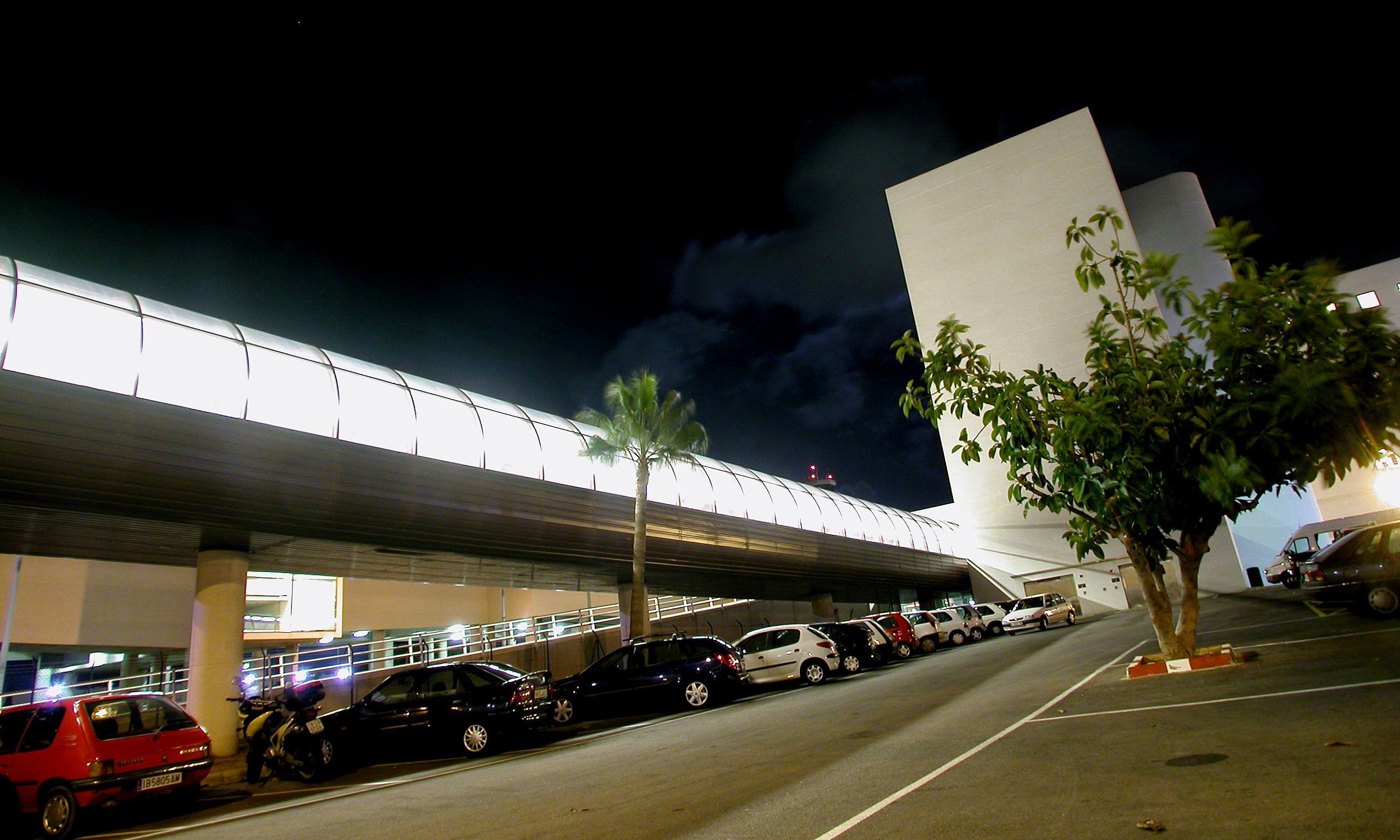 vista exterior pasarela aeropuerto Palma Mallorca