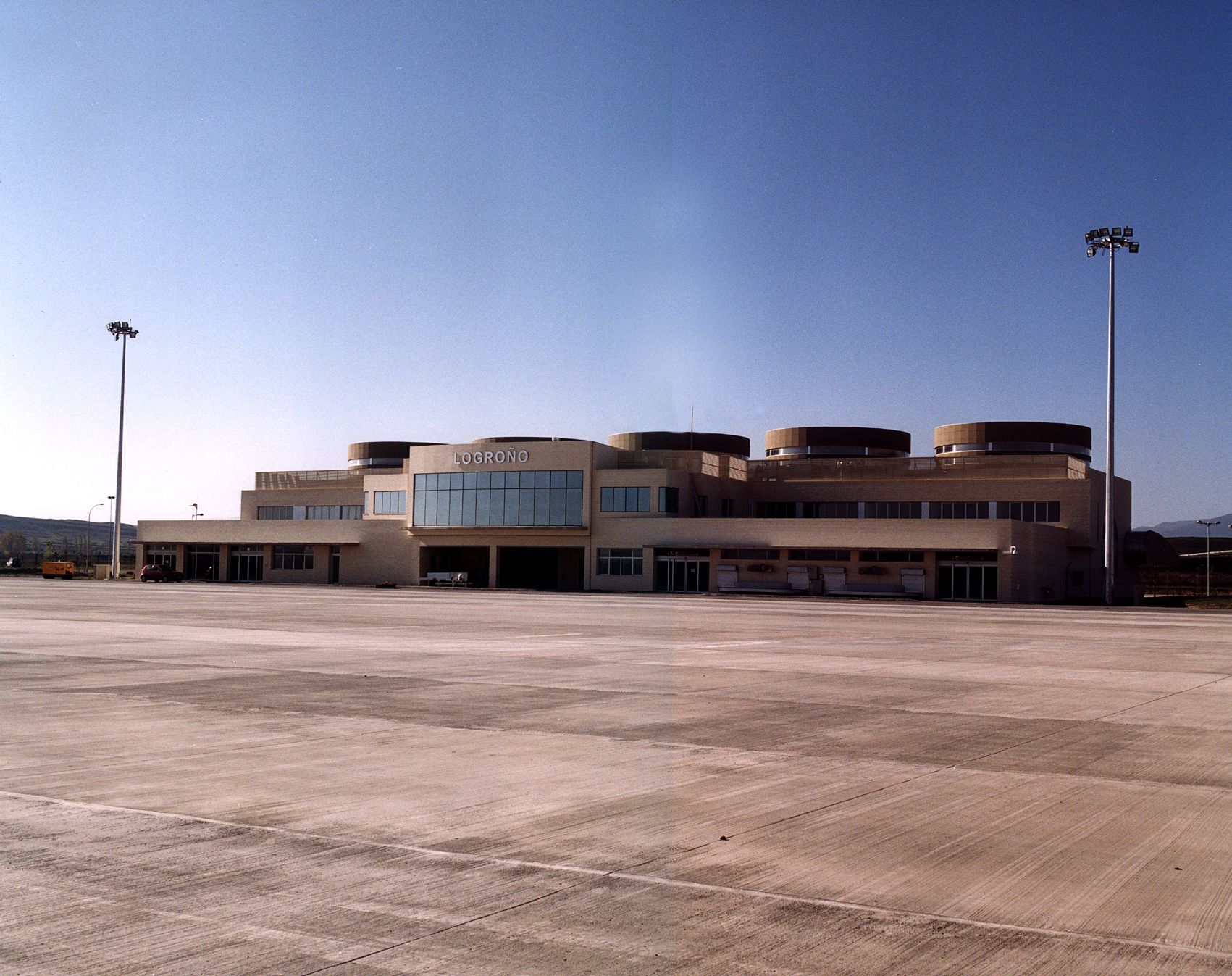 Aeropuerto Logroño Fachada Principal