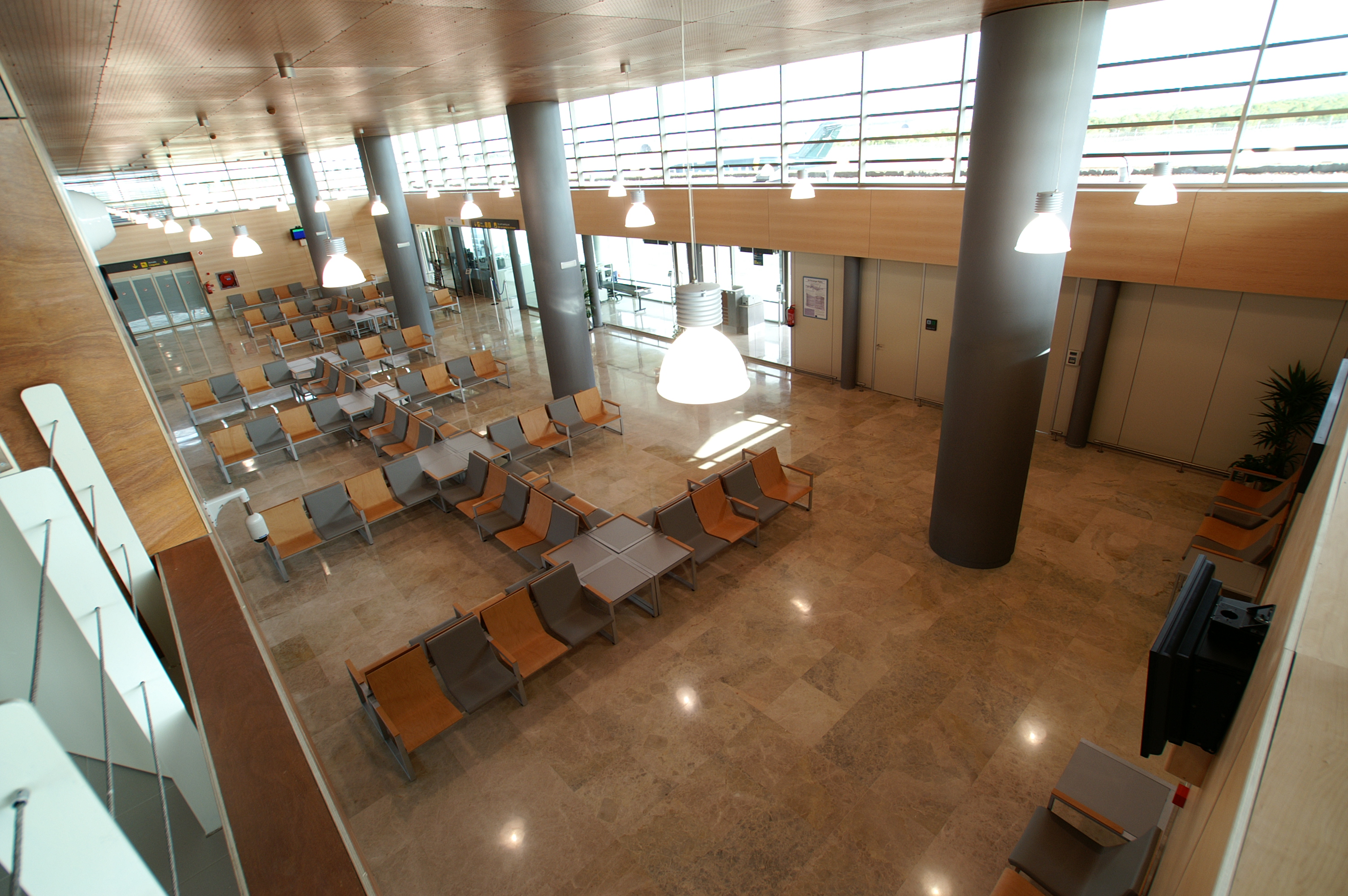 Aeropuerto Albacete terminal interiores