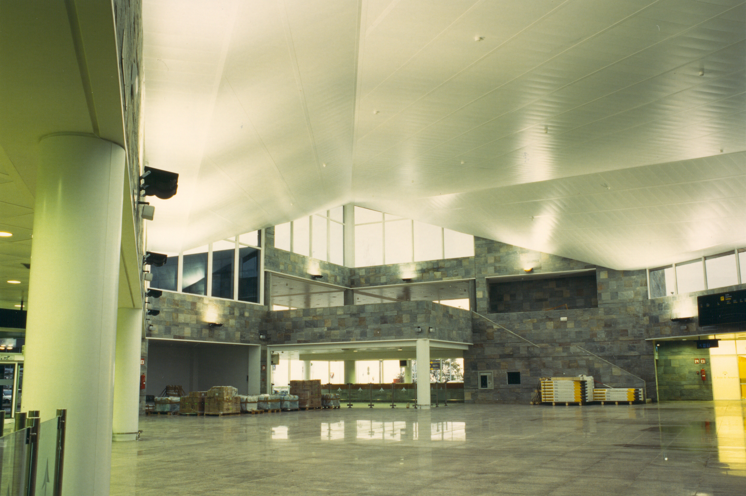 interiores aeropuerto la Coruña