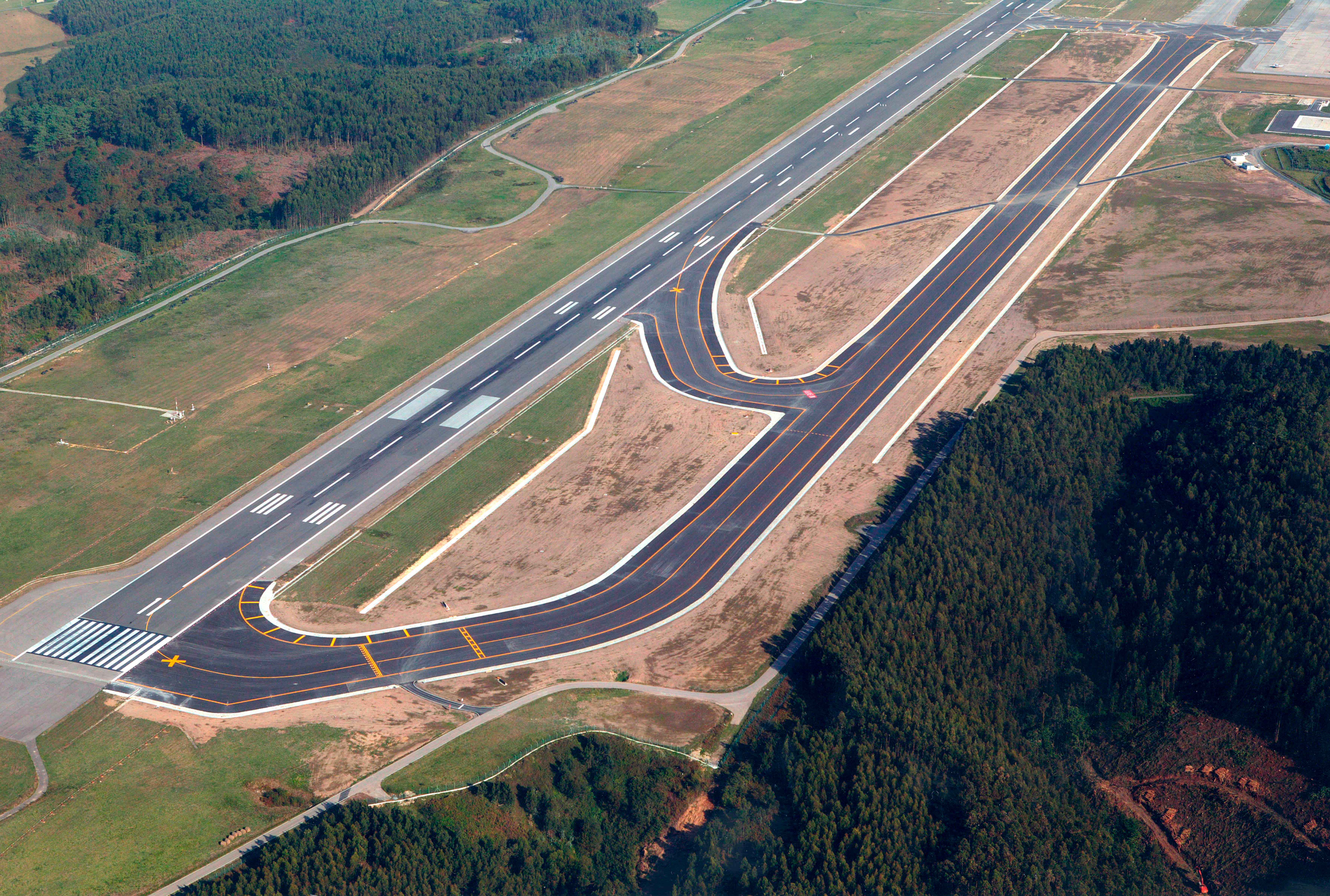 Aeropuerto Asturias Rodadura vista aerea