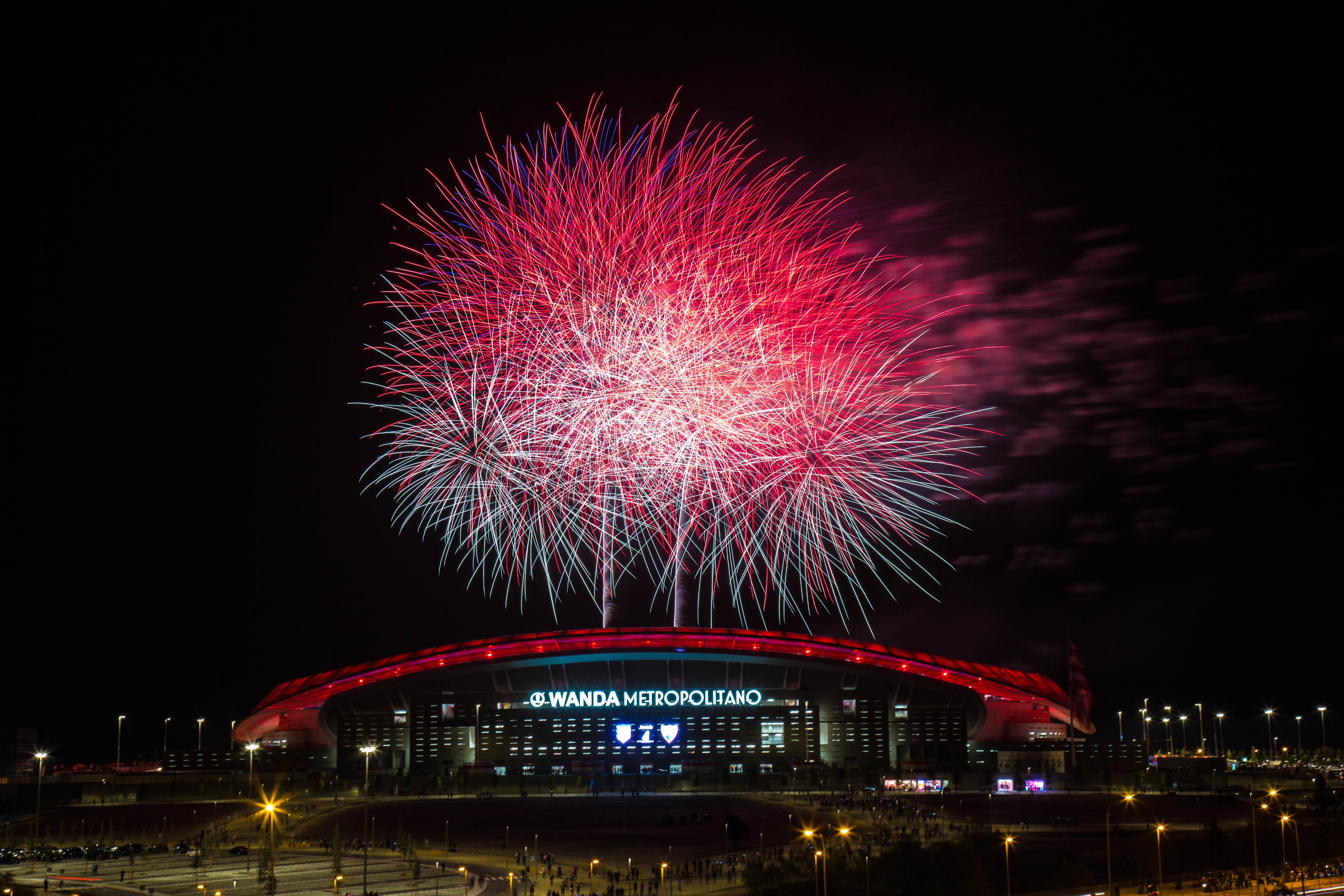 Exterior Estadio Wanda Metropolitano- Fuegos artificiales