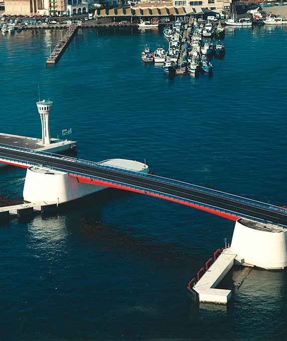 Muelles Reus-Lérida. Port of Tarragona mobile bridge