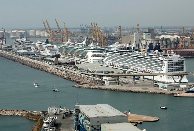 Dock Adosado Port of Barcelona