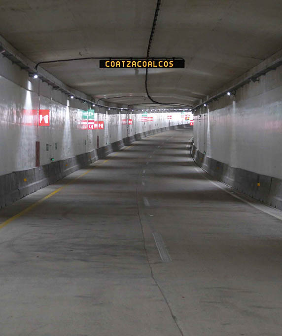 
			
			The Coatzacoalcos immersed tunnel
		