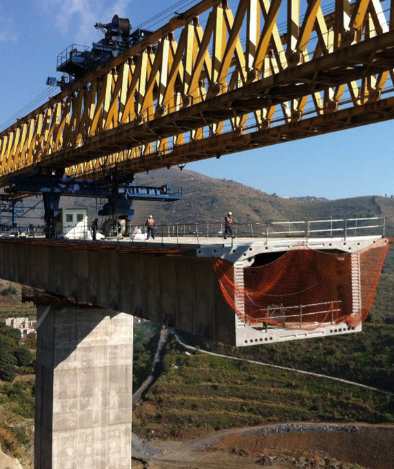 
			Viaducto de Romeral
			
		