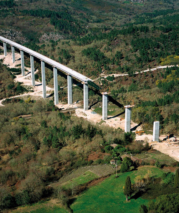 
			
			Arenteiro and Barbantiño Viaducts
		