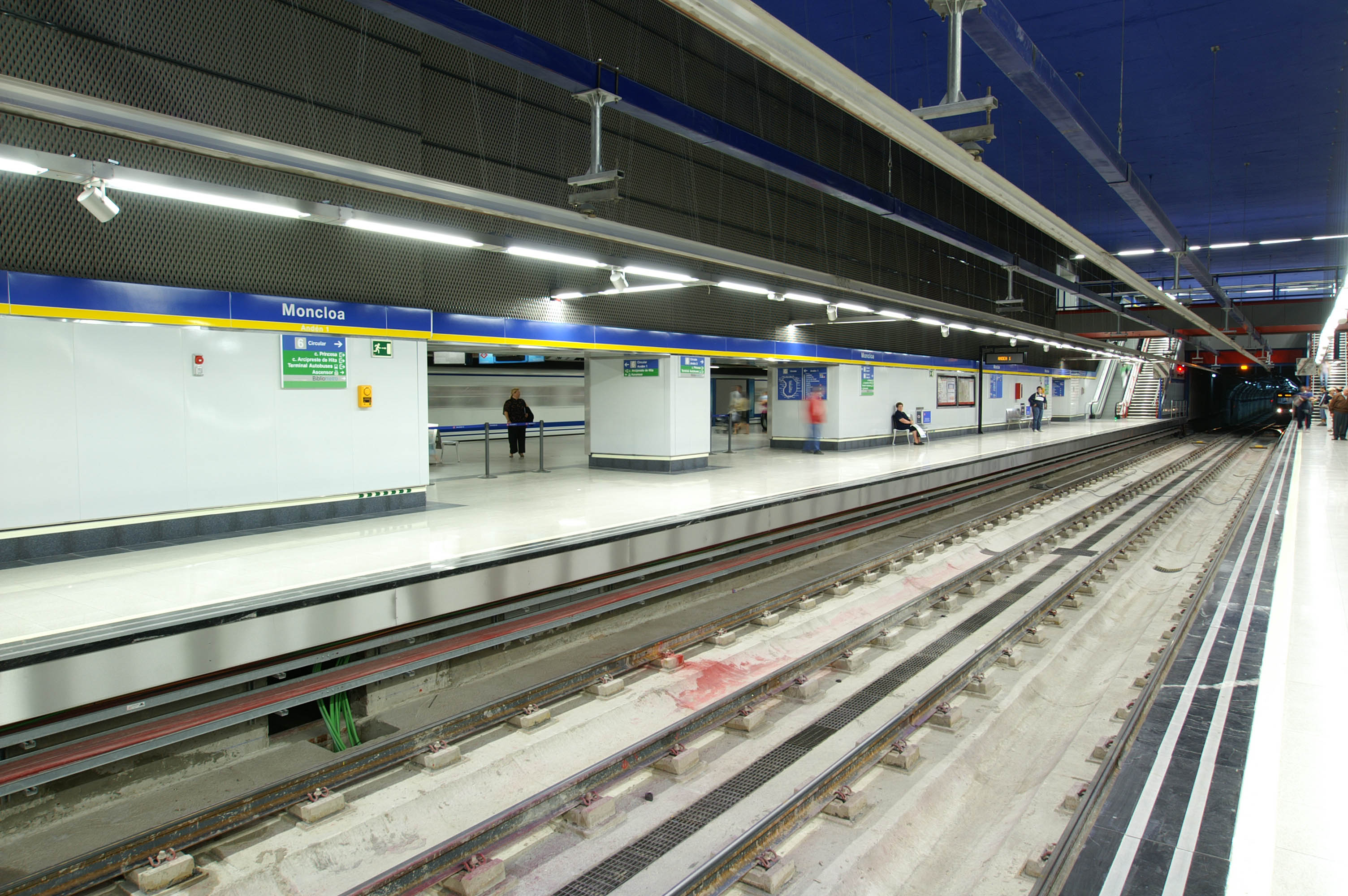 Train tracks Moncloa Interchange Station