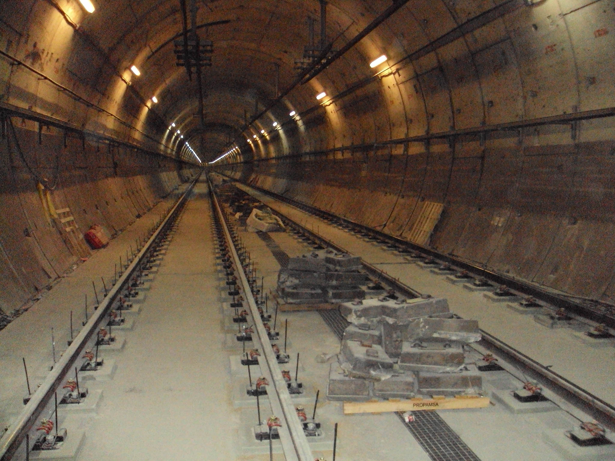 Vías de la Línea 8 Metro Madrid