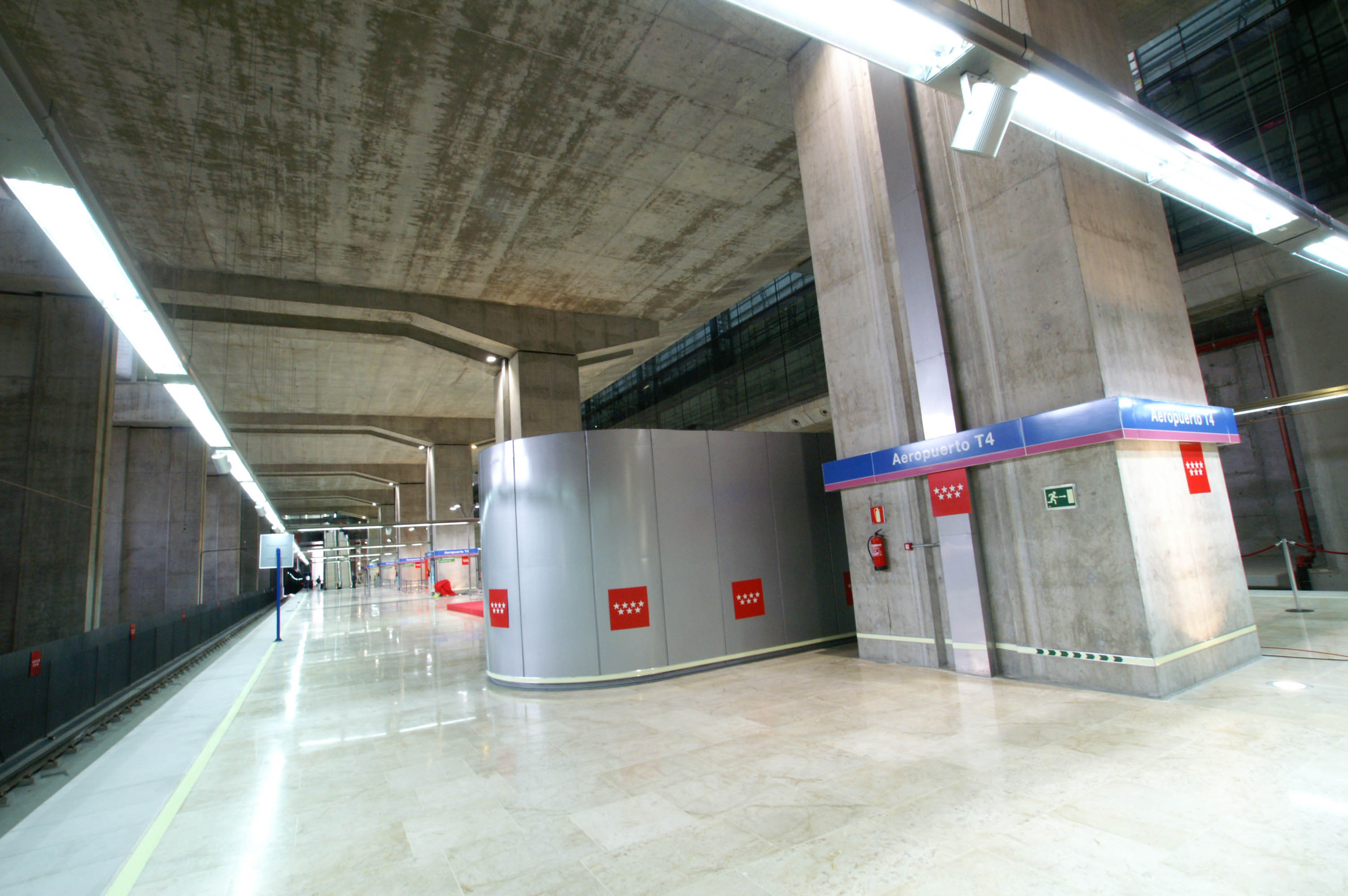 Interior Línea 8 de Metro Barajas-Terminal 4