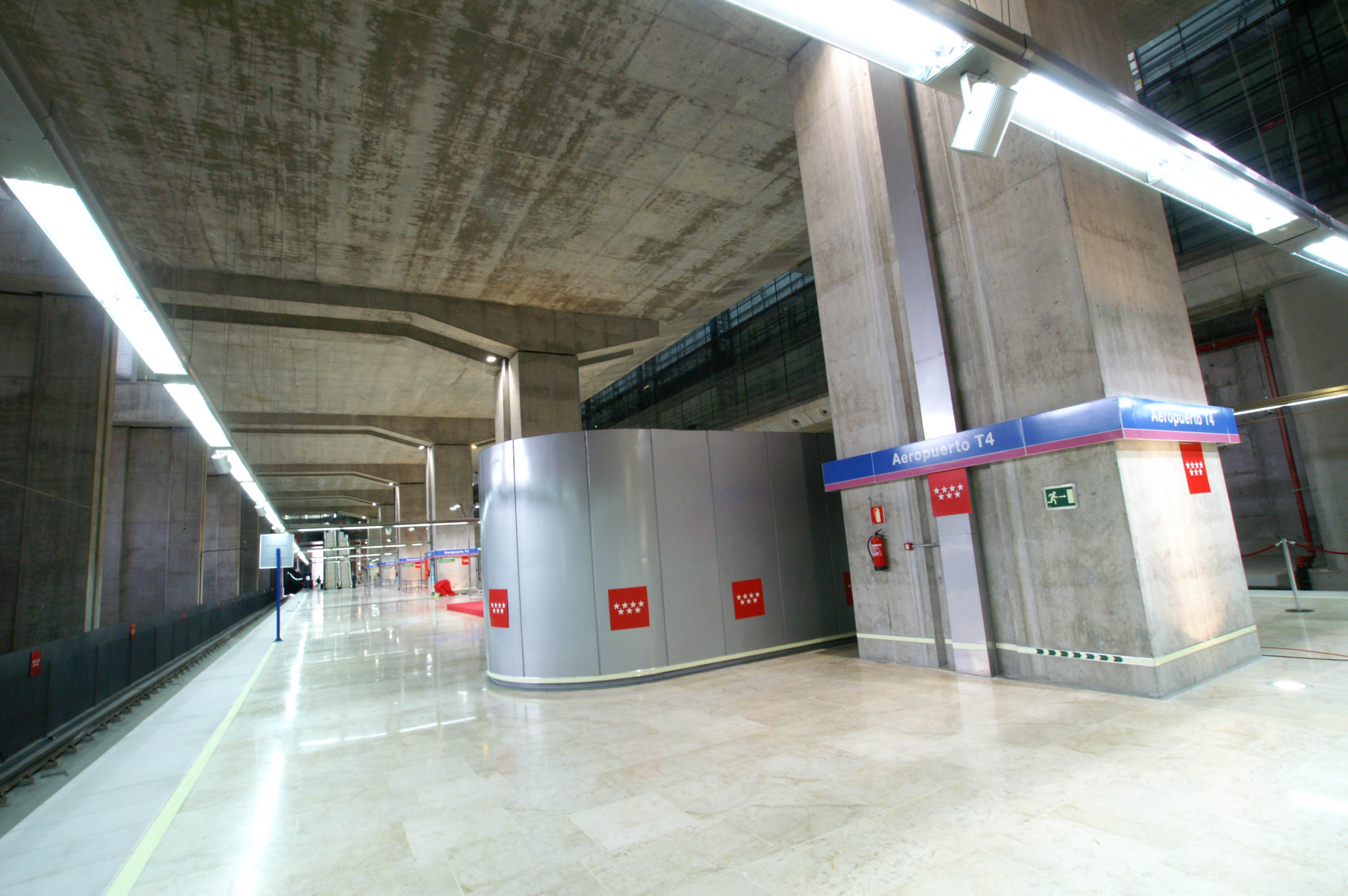 Ciudad FCC: Line 8 Metro Barajas-Terminal 4