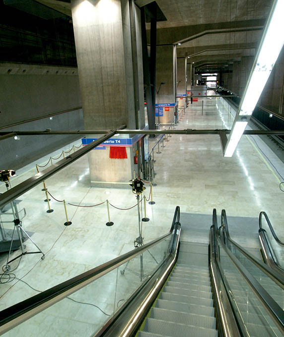 
			Línea 8 de Metro Barajas-Terminal 4
			
		