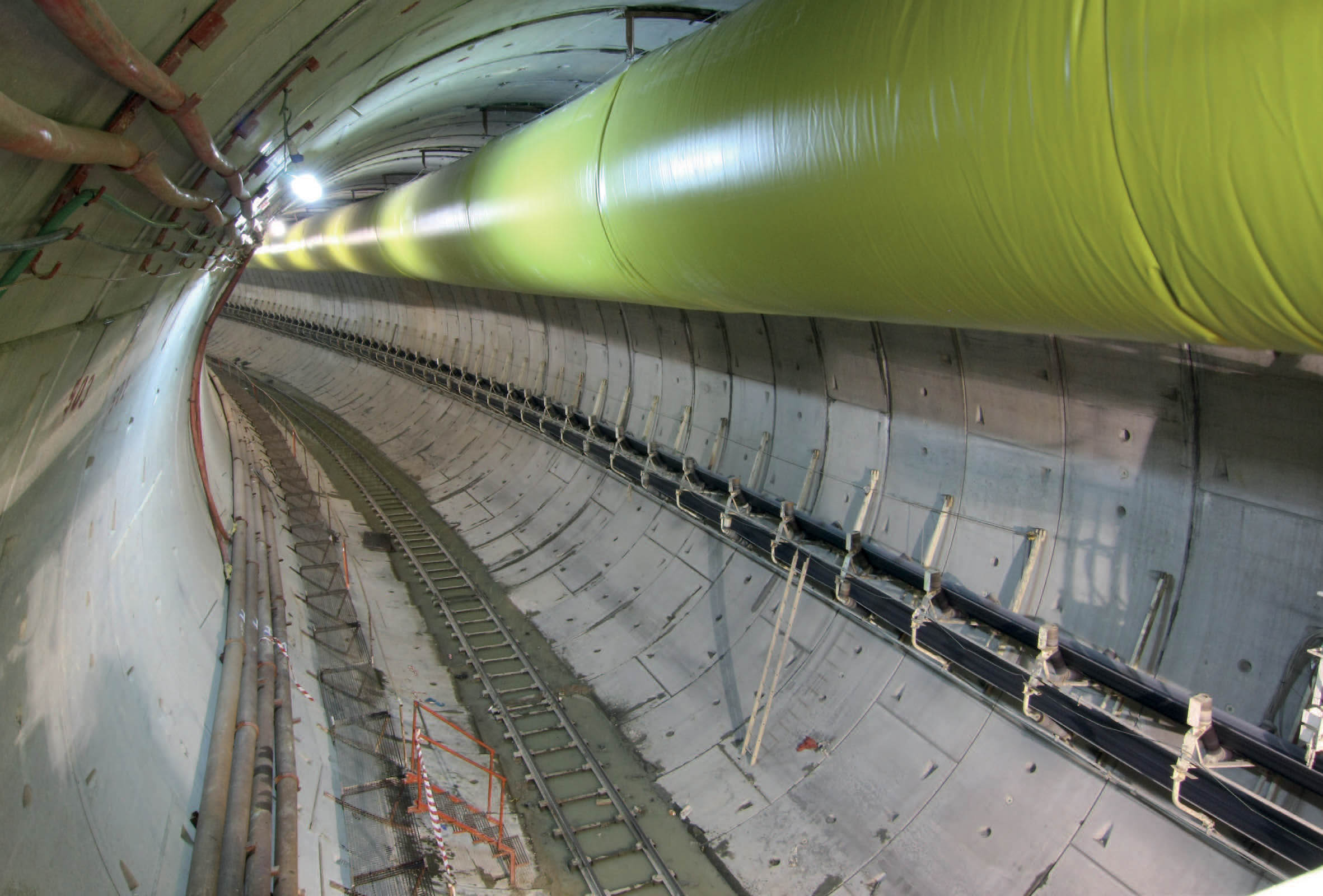 Vías tren Línea 9 Metro Barcelona