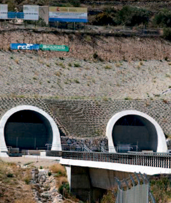
			Línea ferroviaria Murcia-Almería
			
		