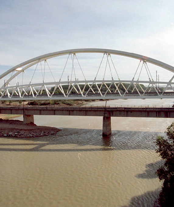 
			Línea ferroviaria Zaragoza-Huesca
			
		