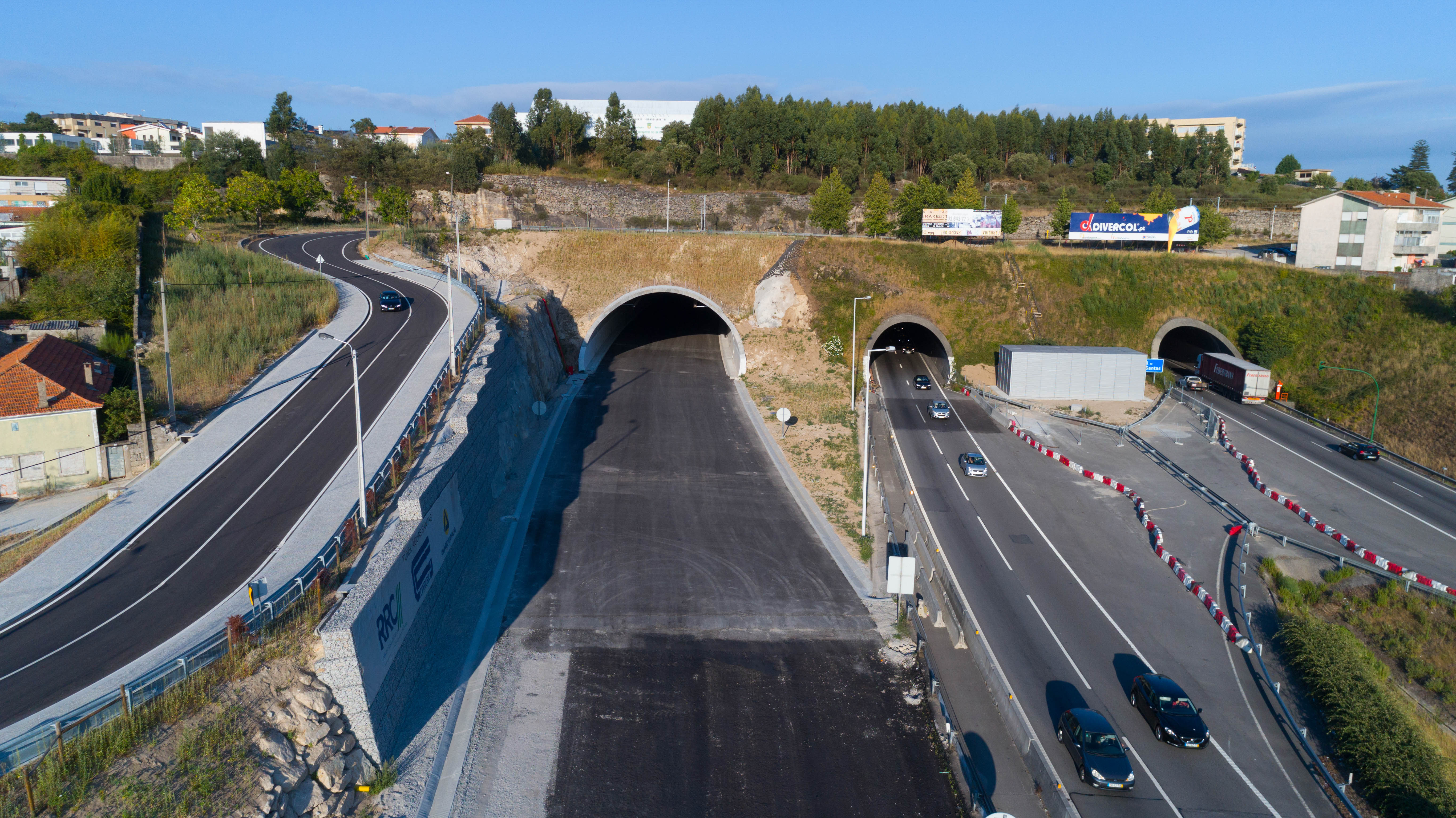 aerial view of the entrance to the Aguas Santas Tunnel